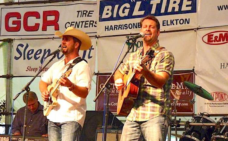 The Wilson Fairchild duo is scheduled to play at Toccoa's Ritz Theater.