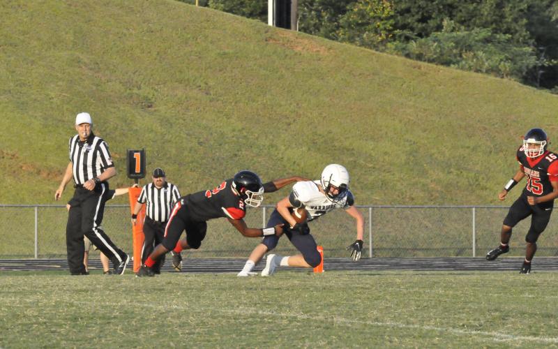 DJ Jones makes a tackle