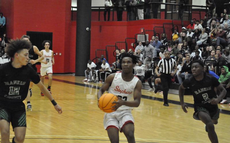 Tyrece Mackie comes to a jump stop against Franklin