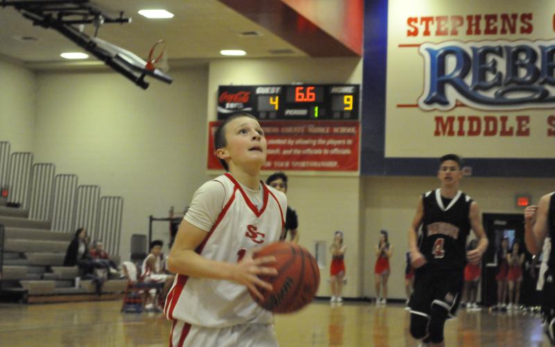 Brock Tankersley goes up for a layup