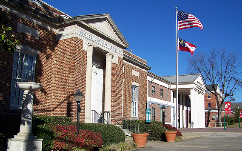During a summer meeting of the city commission, Toccoa residents said that Currahee Street was in need of repairs.