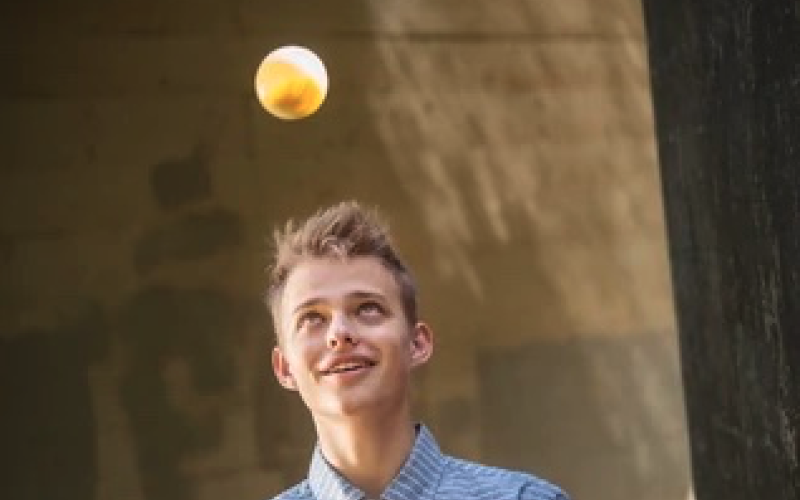 Juggler Zak McAllister.