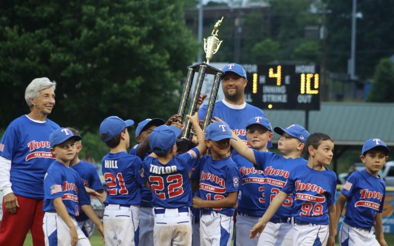 Toccoa Rookie League All-Stars  celebrate