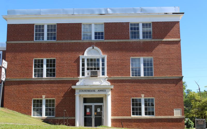 An architectural stuay recommended Stephens County demolitsh the annex building (pictured) that's located across Tugalo Street from the Stephens County Historical Courthouse. The annex is currently vacant.