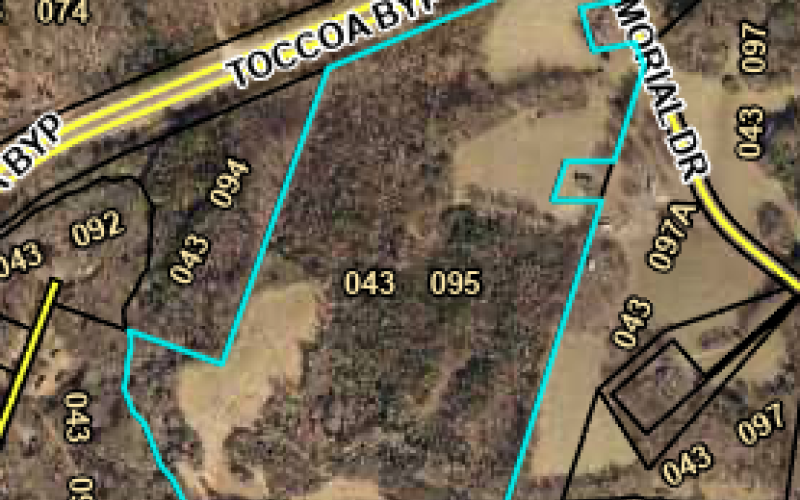 On Tuesday night, the Stephens County Planning Commission recommended tabling a proposed planned use development on nearly 90 acres at the intersection of Memorial Drive and the Toccoa Bypass.