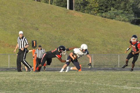 DJ Jones makes a tackle 