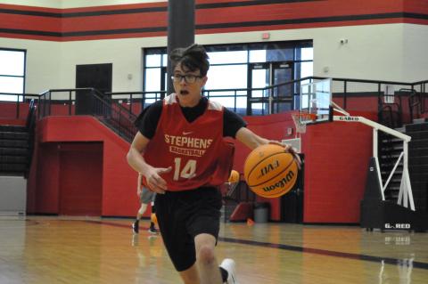 River Duncan drives during practice 