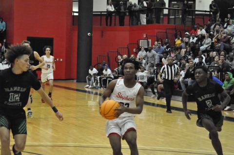 Tyrece Mackie comes to a jump stop against Franklin 