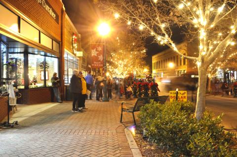 This year’s event in downtown Toccoa will be held on Friday, Dec. 4, from 6-9 p.m.