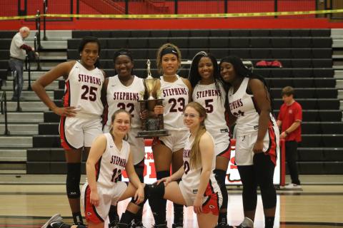 Ranajah Verdell, Bre Taylor, Kiki Howard, Brooklyn Steeple, Lindsay Moore and Savana Broska pose with region championship trophy   