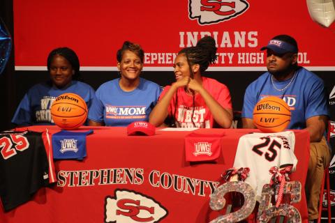 Ranajah Verdell signing ceremony    