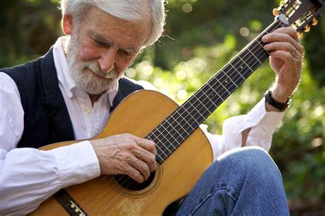 Singer, instrumentalist and storyteller Bobby Horton will perform at the Ritz Theatre in the spring of 2022.