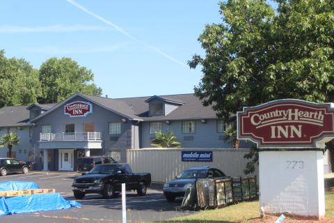 A hospitality report indiacted there are fewer than 200 overnight stay facilities in Stephens County and that more are needed. One in existence is the Country Hearth Inn off of N. Broad Street.
