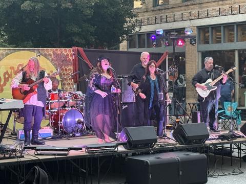 The 2025 Ida Cox summer concert series concluded on Saturday, Aug. 30, with a performance by Lara Smith and Local Honey, a Fleetwood Mac tribute band. This year’s Ida Cox series had an eclectic mix of bands perform downtown, ranging from ‘90s cover band Better than Better than Ezra to local favorites Milkshake Mayfield and Scoot Teasley. Smith and the band can be seen next at the Fall Festival in Carnesville on Saturday, Sept. 13, for a free concert from 7-9 p.m.