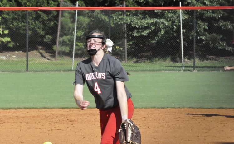Allie Huff pitches