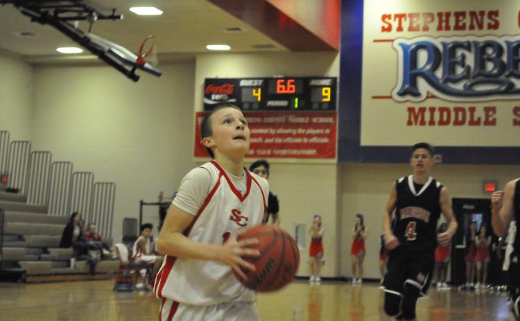 Brock Tankersley goes up for a layup