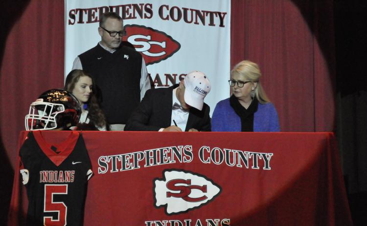 Hudson Spurlock signs with Air Force