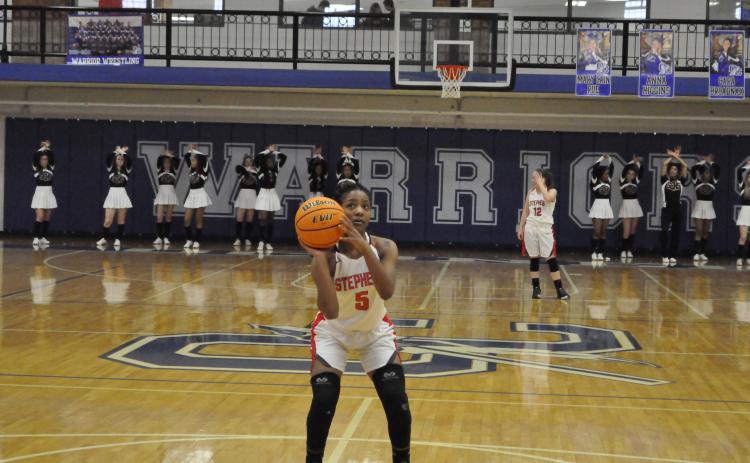 Nana Eades shoots free-throw