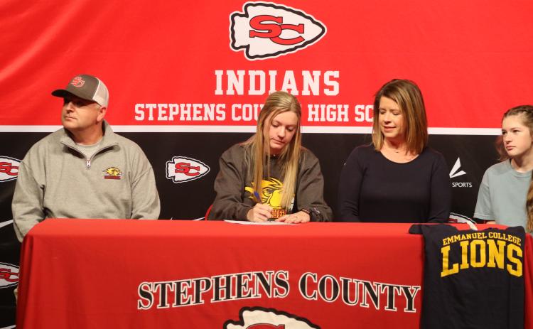 Zemily Shirly signing