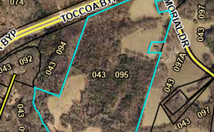 On Tuesday night, the Stephens County Planning Commission recommended tabling a proposed planned use development on nearly 90 acres at the intersection of Memorial Drive and the Toccoa Bypass.