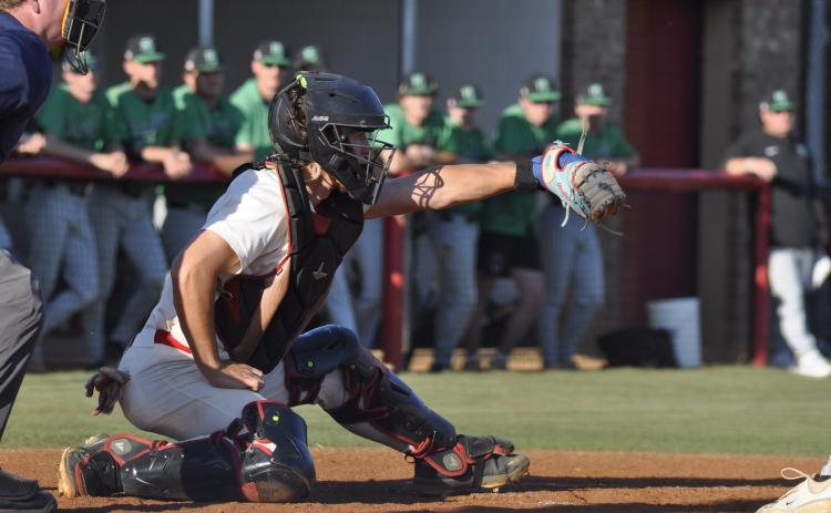 The Stephens County baseball team split the first two games of the Franklin County series last week.
